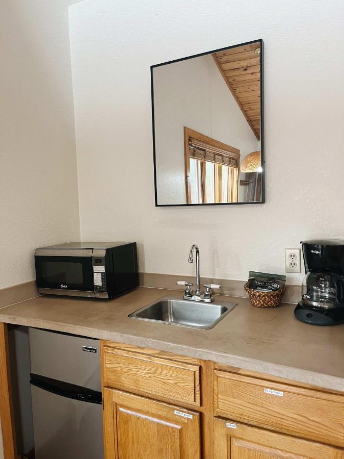 Cozy Cabin Close To Downtown 우드랜드 파크 외부 사진