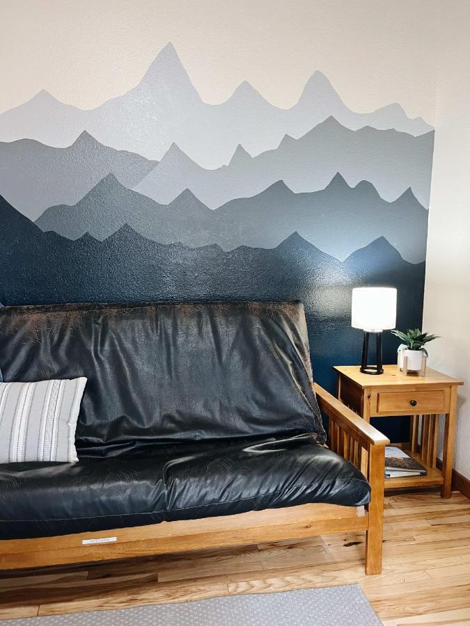 Cozy Cabin Close To Downtown 우드랜드 파크 외부 사진