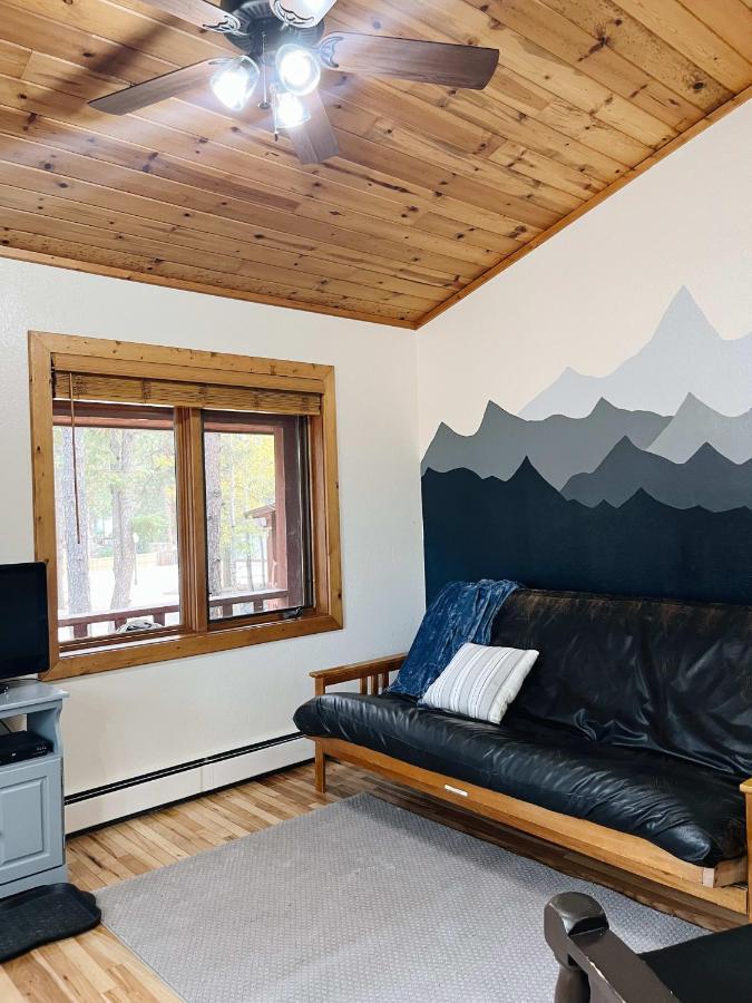 Cozy Cabin Close To Downtown 우드랜드 파크 외부 사진